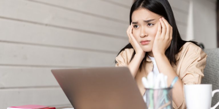 「機嫌」とは何かを解説｜由来と機嫌が悪い人の対処法や自分の機嫌の取り方を解説 | Oggi.jp
