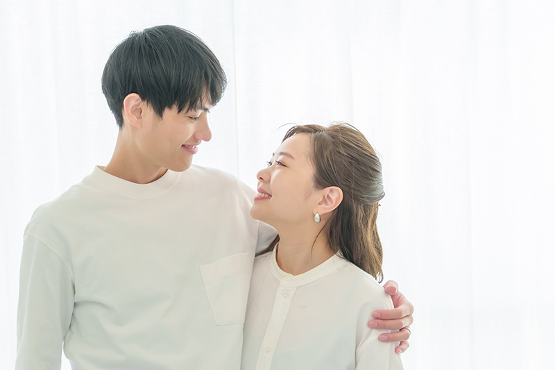 仲のいいカップル 夫婦