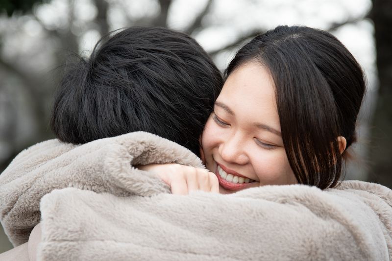 【女性100人に聞いた】ハグをしているとき何を考えている？