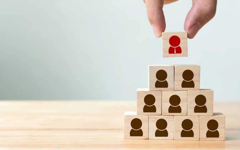 代表取締役と社長は何が違う？ 法律上の違いや使い分けのポイント【社労士監修】 | Oggi.jp