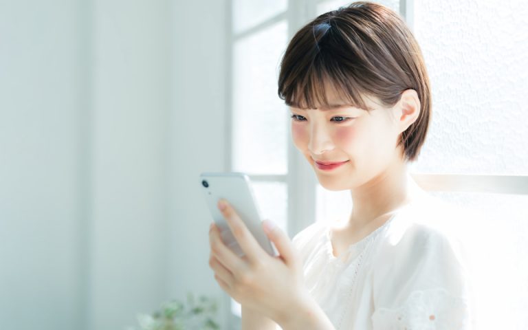 好きな人と毎日LINEを続けるためのコツ【女性100人に聞いた】返事がない理由や対処法も | Oggi.jp