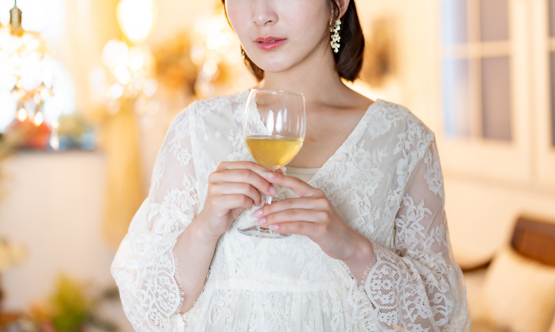 【男性100人に聞いた】「軽い女」の特徴とは？