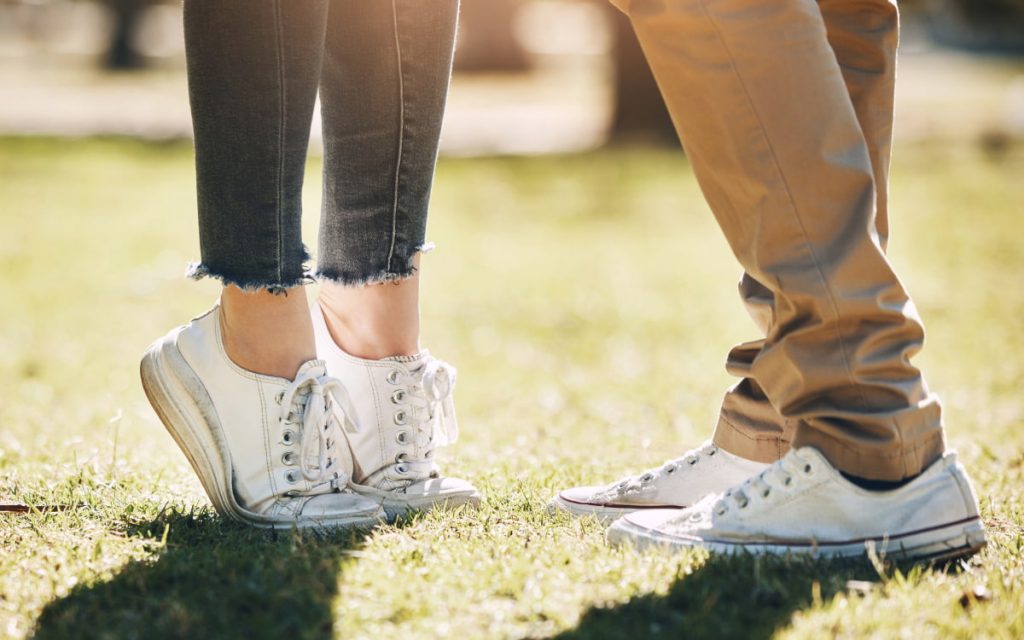 「別れ際のキス」の効果♡ 11の視点で紐解く男性心理とキスされる女になる方法 | Oggi.jp