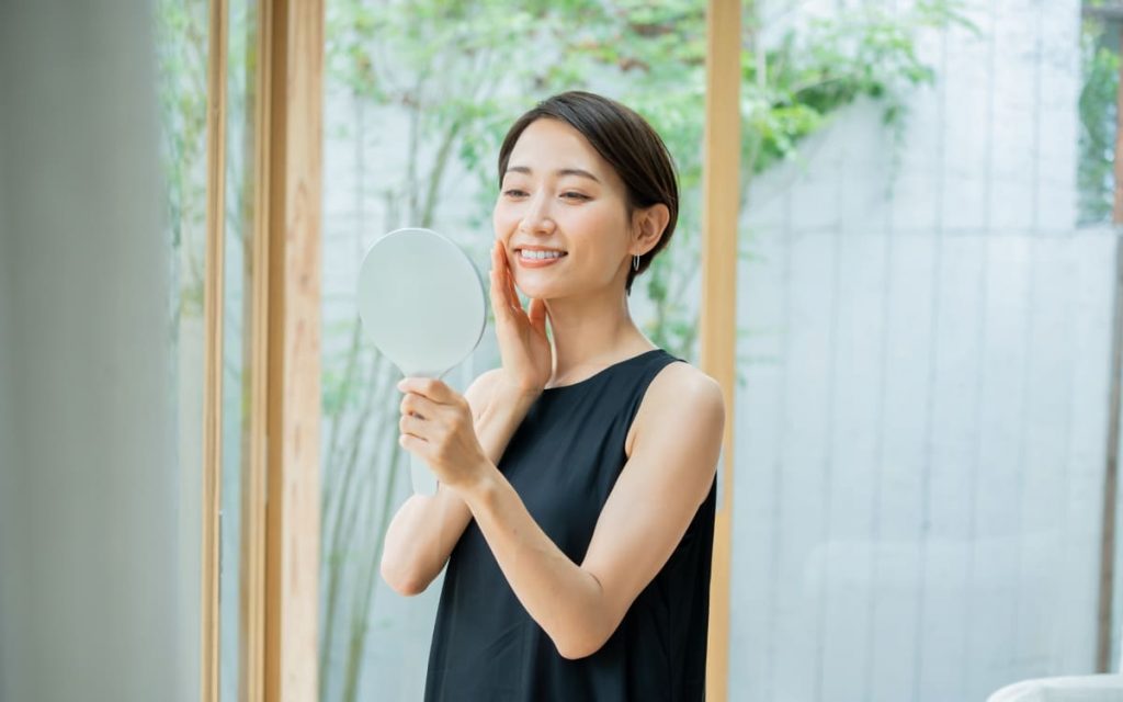 ほうれい線の1番の原因はアレだった!30代女性の5割以上が気にしてる「ほうれい線」の解消法とは? Oggi.jp