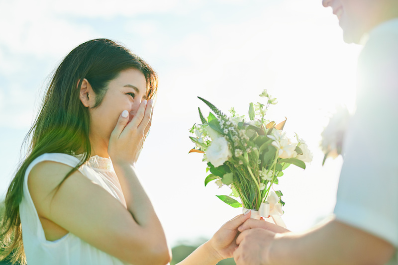 感動する女性