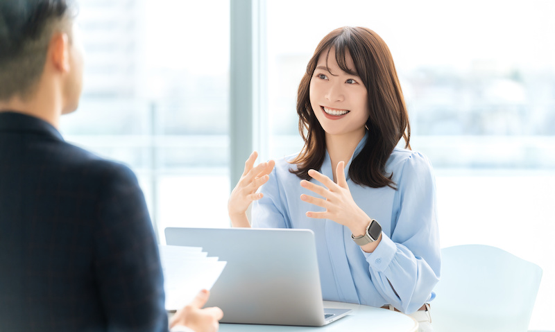 好きな人に話しかけたいのにできない理由とは？