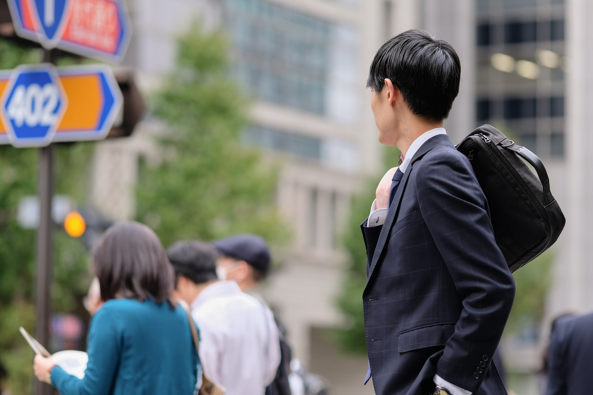 「好き避け男子」の心理って? 女性にされたら嬉しい対応方法も