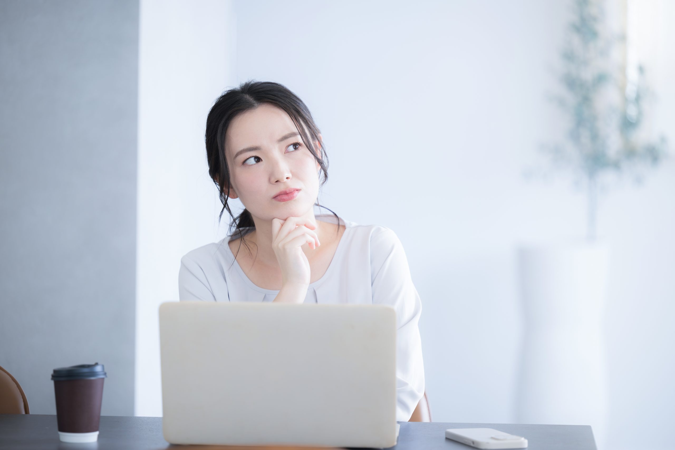 「好き避け男子」が喜ぶ女性の対応とは