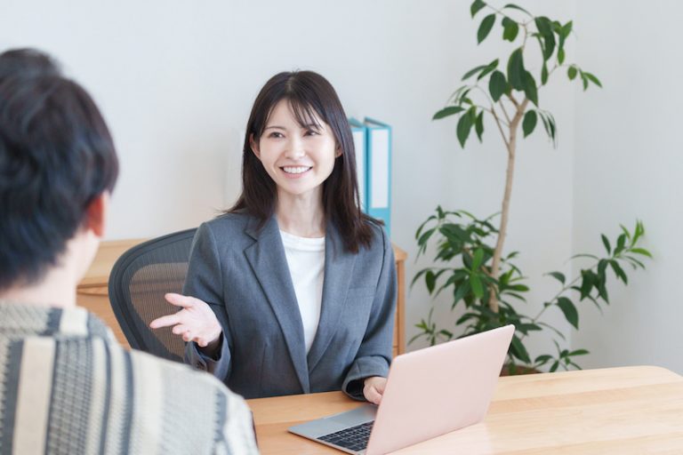 「なるほど」は、なぜ失礼にあたる? 言葉の意味や言い換え表現も紹介 Oggi.jp
