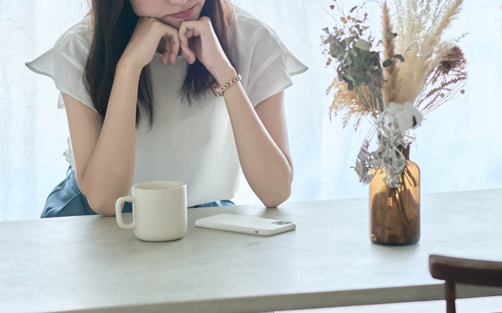 「再三再四」の意味とは? 使い方や日常生活でも使える四字熟語を紹介 | Oggi.jp