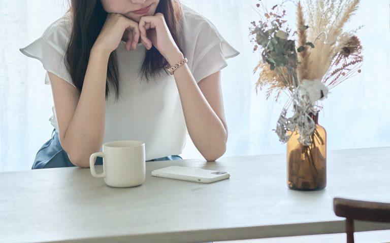 「再三再四」の意味とは? 使い方や日常生活でも使える四字熟語を紹介 | Oggi.jp