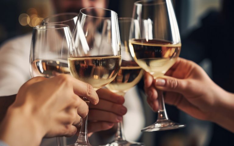 壮行会とは旅立ちに際して前途を祝し激励する会合のこと！読み方や意味をご紹介 | Oggi.jp