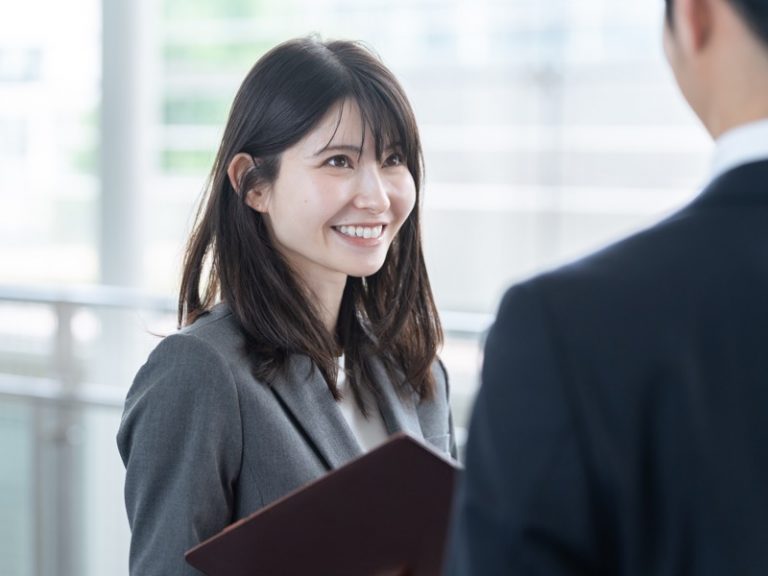 「ありますでしょうか」は誤用？ 会話、ビジネスシーンでの適切な言い換え表現を整理 | Oggi.jp