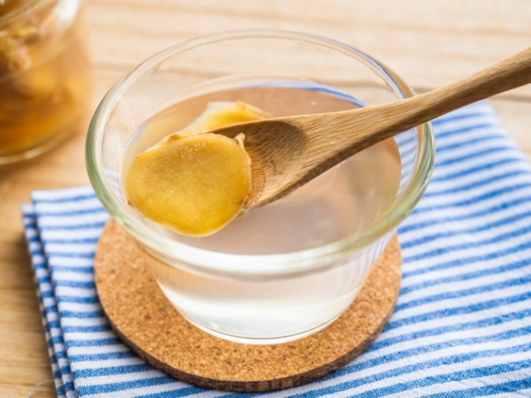 「白湯」と「お湯」、「湯冷まし」の違いを知ってる? 判断基準は〇〇の有無【専門家監修】 | Oggi.jp