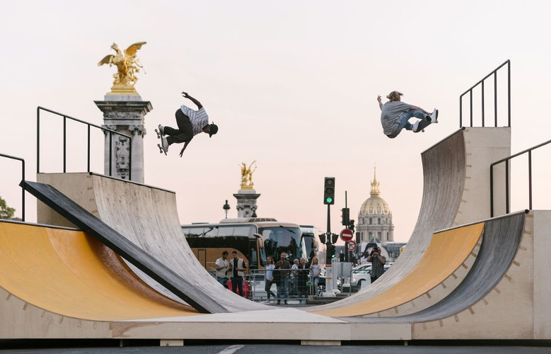 Raphaël Zarka Cycloid Ramp | 2016-2018 | Spruce beams,painted birch plywood,steel Skaters:Hugo Boserup & Fernando Bramsmark Photo:Maxime Verret