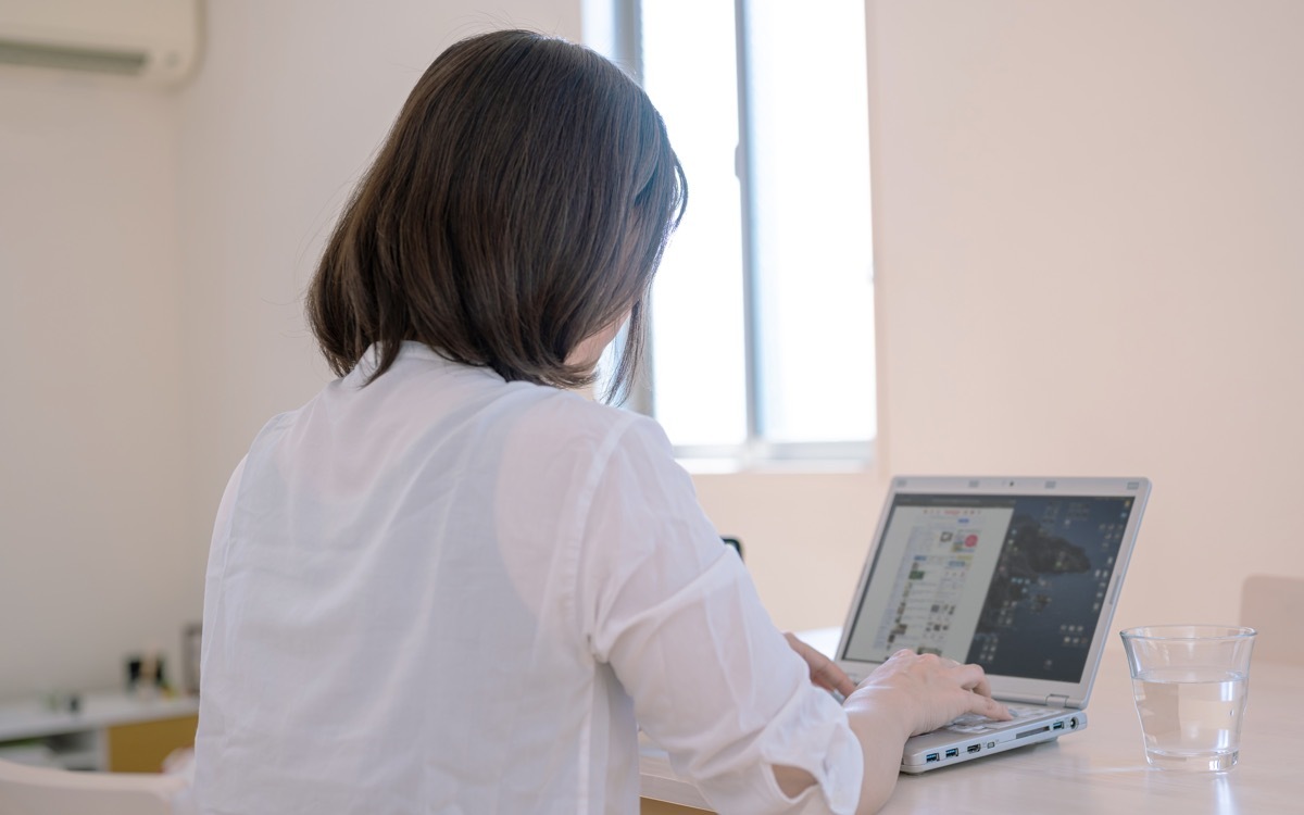 不言実行」と「有言実行」どっちがいい？ 意味の違いや仕事で役立つ使い方を解説 | Oggi.jp