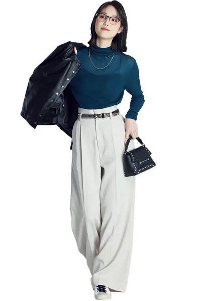 ネイビーシアーニット×キャミソールコーデ