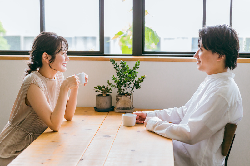 【女性100人に聞いた】気になる人へ自然にアプローチする方法は?