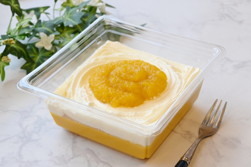 「成城石井自家製 ごろっとマンゴーと純生クリームのプリンショートケーキ」