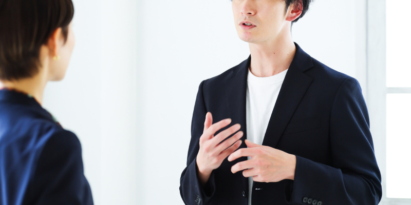 【男性心理】女性の目を見て話す理由とは？