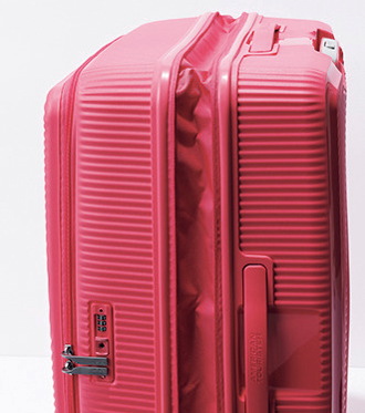AMERICAN TOURISTERのスーツケース