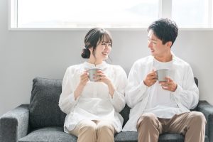 半同棲ってどういう状態？【100人に聞いた】メリット・デメリットと「その後」について徹底調査 | Oggi.jp
