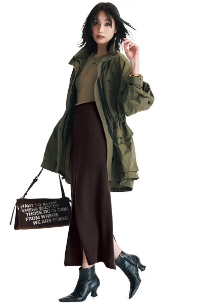 カーキブルゾン×ブラウンスリットスカート×ニット