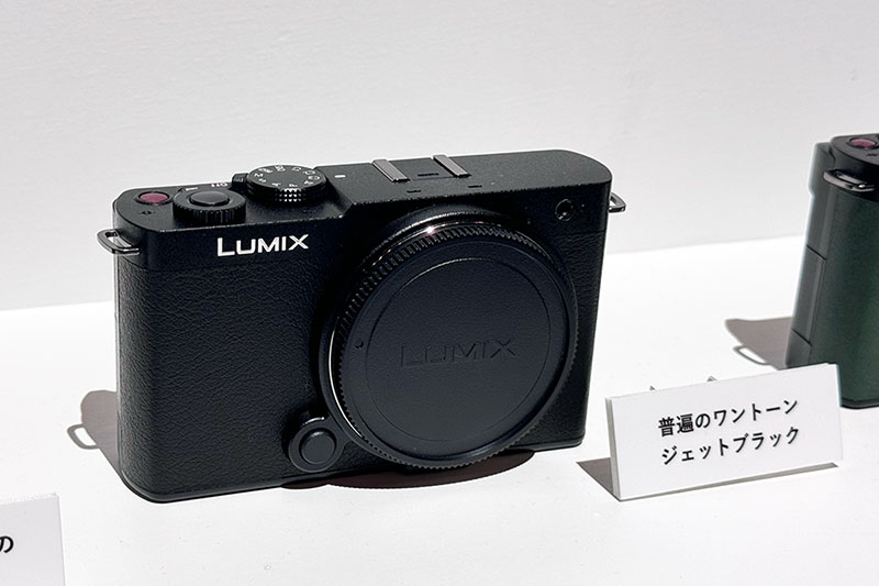 フルサイズミラーレス一眼カメラ〝LUMIX DC-S9〟
