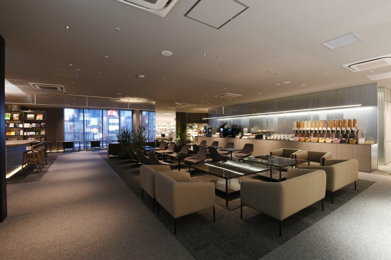 SHARE LOUNGE　店内