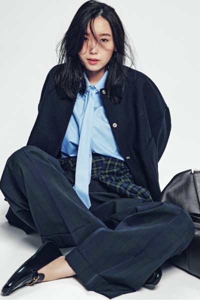 ネイビーブルゾン×シャツワンパンツ×ブルーシャツ