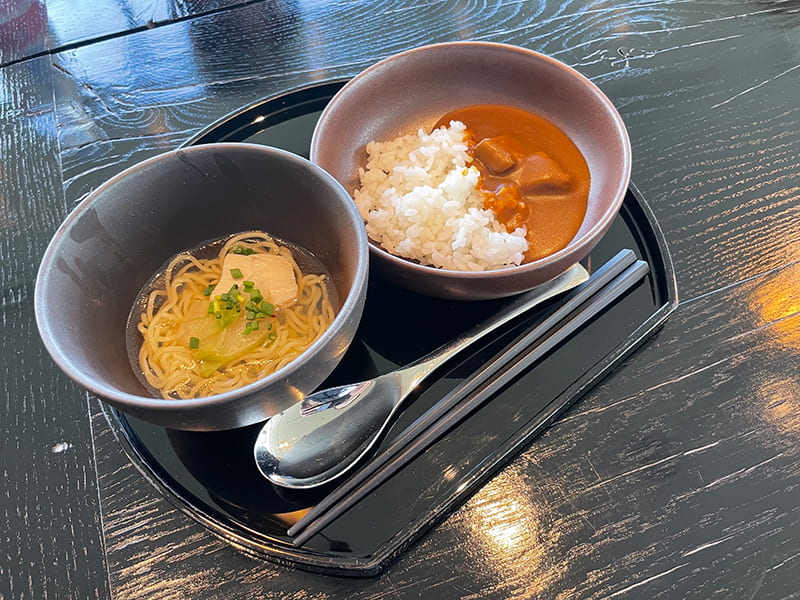 ポークカレーと鶏ザーサイ麺