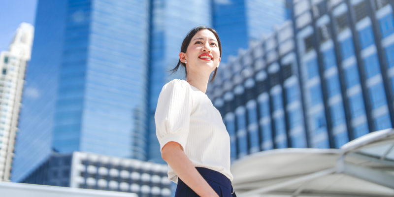 仕事をする女性