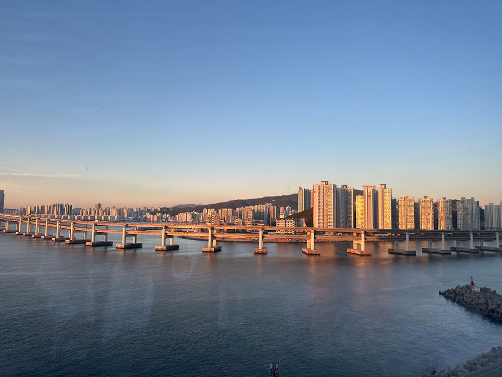 パークハイアット釜山の客室から見える夕景