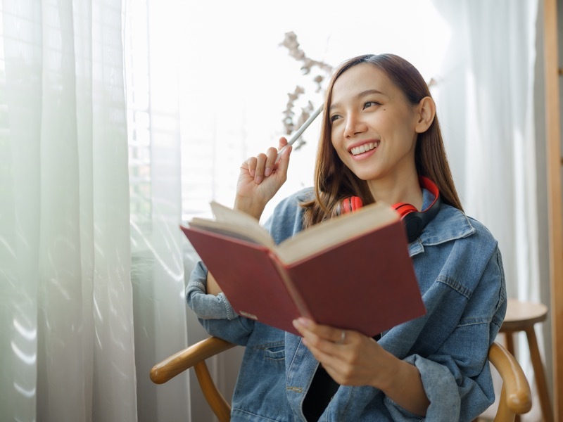 読書　女性