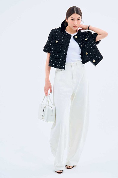 白ハイウエストデニムパンツ×ドットツイードジャケット
