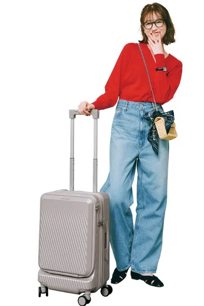 ハイウエストデニムパンツ×赤カーディガンコーデ