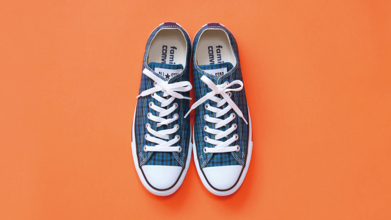 ▲スニーカー(ALL STAR OX / FM)¥22,000
サイズ:22.0~27.0cm※0.5cm刻み
男女年齢問わず履けるスタンダードなデザイン。