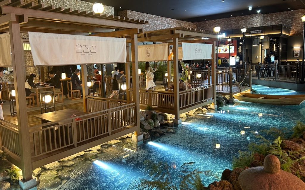 フードコート