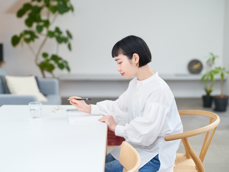 勉強中 女性