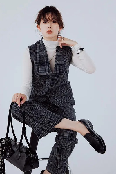 グレンチェックジレ×グレンチェックパンツ×シアーカットソー