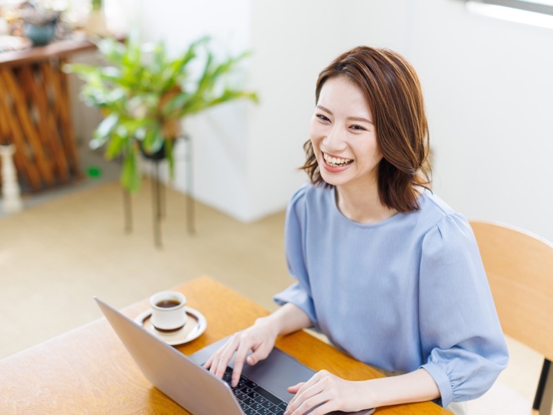 PC作業 女性
