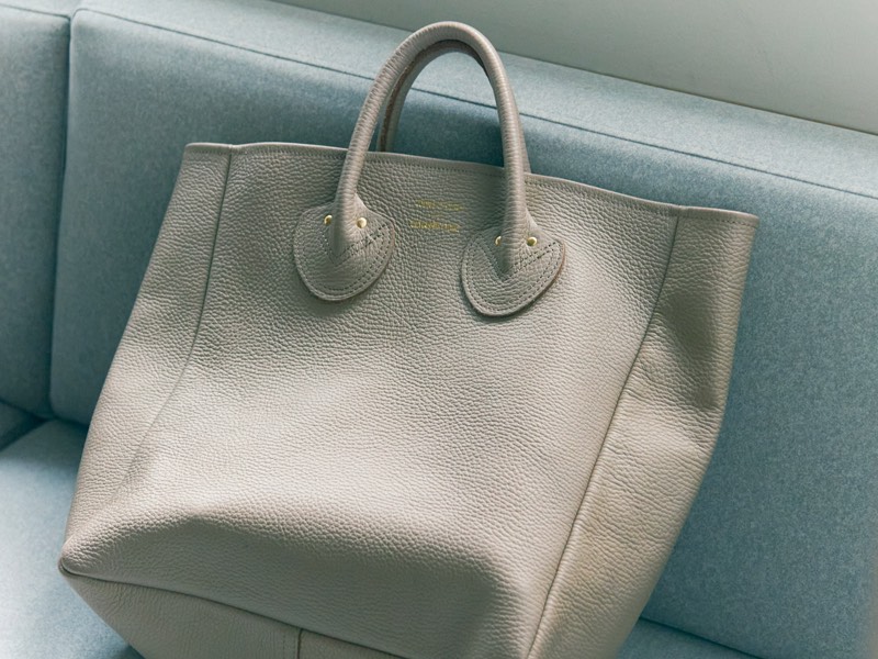 YOUNG&OLSENの通勤バッグ