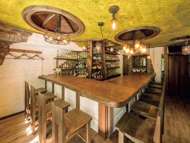BAR B&F
