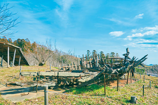 龍骨(廃船)」