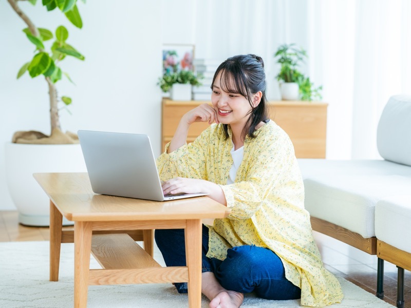 PC作業 女性