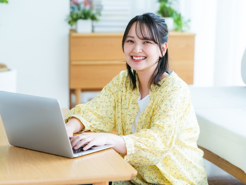PC作業 女性