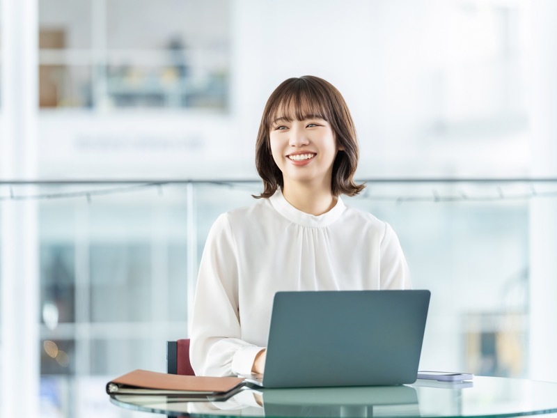 PC作業 女性