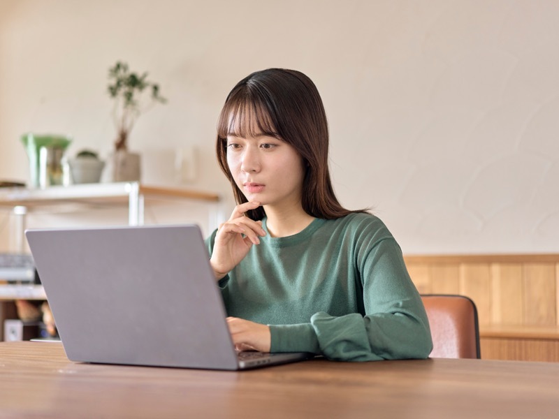 PC作業 女性