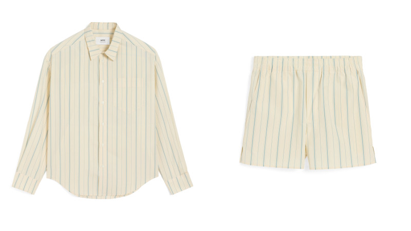 ベージュ コットン Ami de Coeur ボクシー フィット ストライプ シャツ¥67,100、ベージュ コットン ストライプ ショートパンツ¥52,800