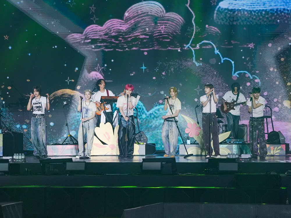 BOYNEXTDOORのライブステージ